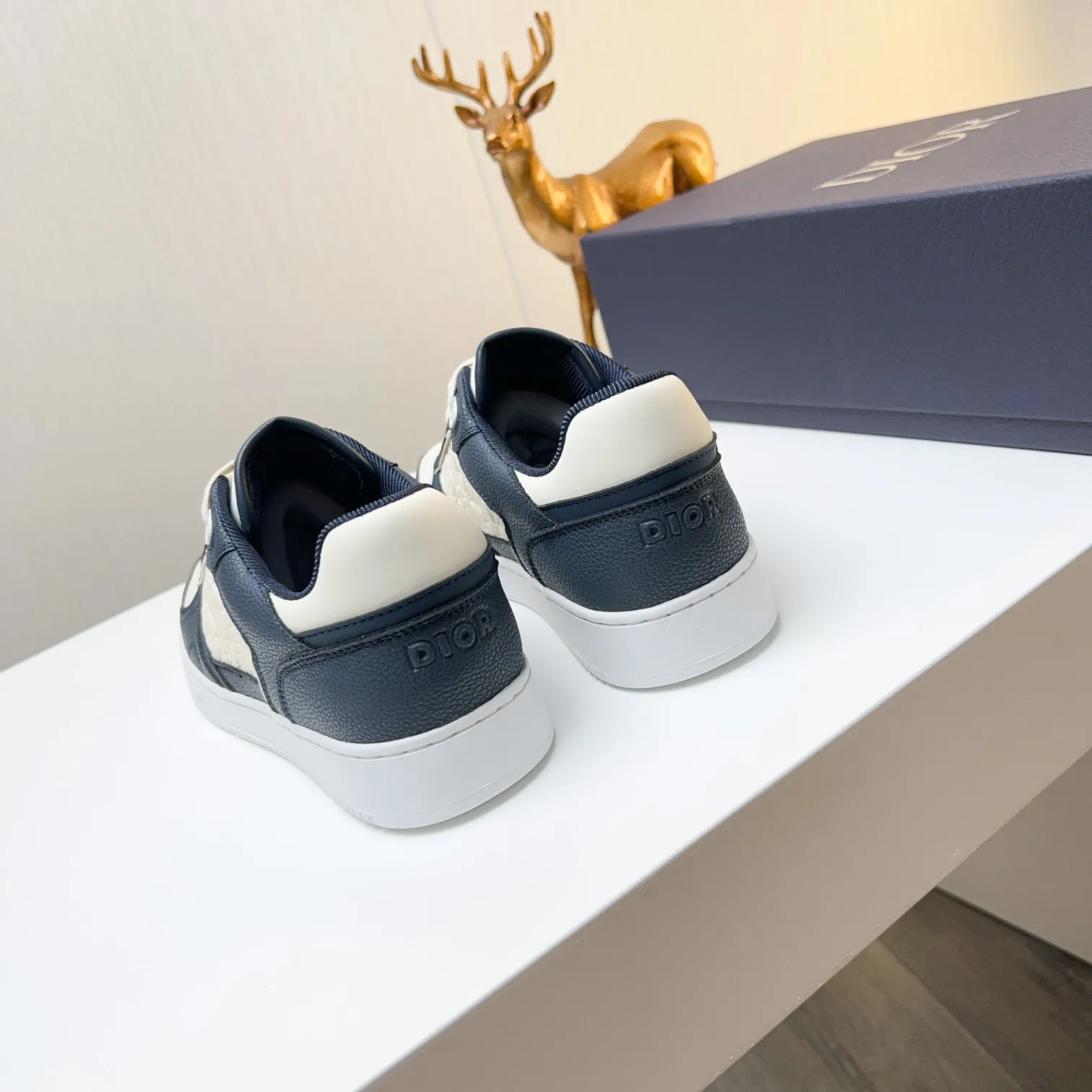 Men's Men's Shoes 💰400 [New] 🦩🦩Dior - Low-top sneakers 2025 spring men's collection new arrivals [Celebrate][Celebrate][Celebrate], reinterpret the basketball shoe design and become a classic Dior item [Strong][Strong][Strong], crafted in black and cream white smooth cowhide with beige suede, leather display on the side The CD logo, tongue, sole and back side are decorated with various distinctive details to enhance the style[666][666], while eyelet details, topstitching and rubber panels highlight the dynamic charm of its athletic style[strong][strong][strong]. It has a two-color rubber sole, which can be matched with various clothing to create a refined look. Size: 38 to 44 (45 can be customized
